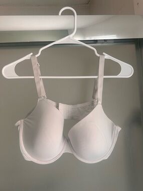 Auden White Molded Underwire Bra with Adjustable Straps